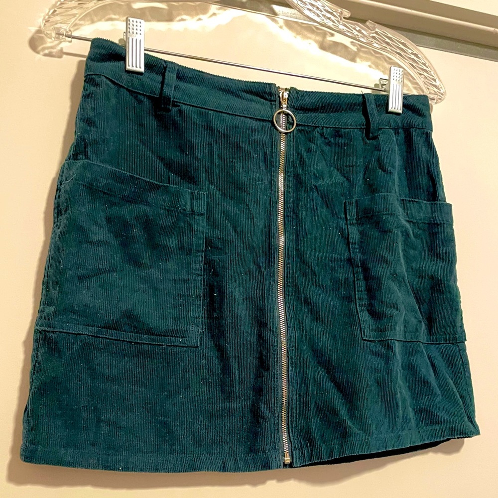 💚 Rich Green Velvet Corduroy Mini Skirt with Gold Front Zipper